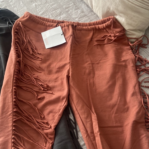 Jessie James Decker fringe joggers - Picture 7 of 7